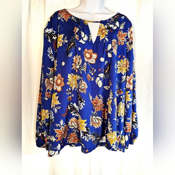 Jaquline Design Studio Tops - 2/$20 Jaquline Design Studio 3X Keyhole Neck Floral Top